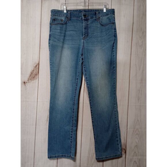 St Johns Bay Jeans Ladies 16 Straight Leg Light Wash - Picture 1 of 10